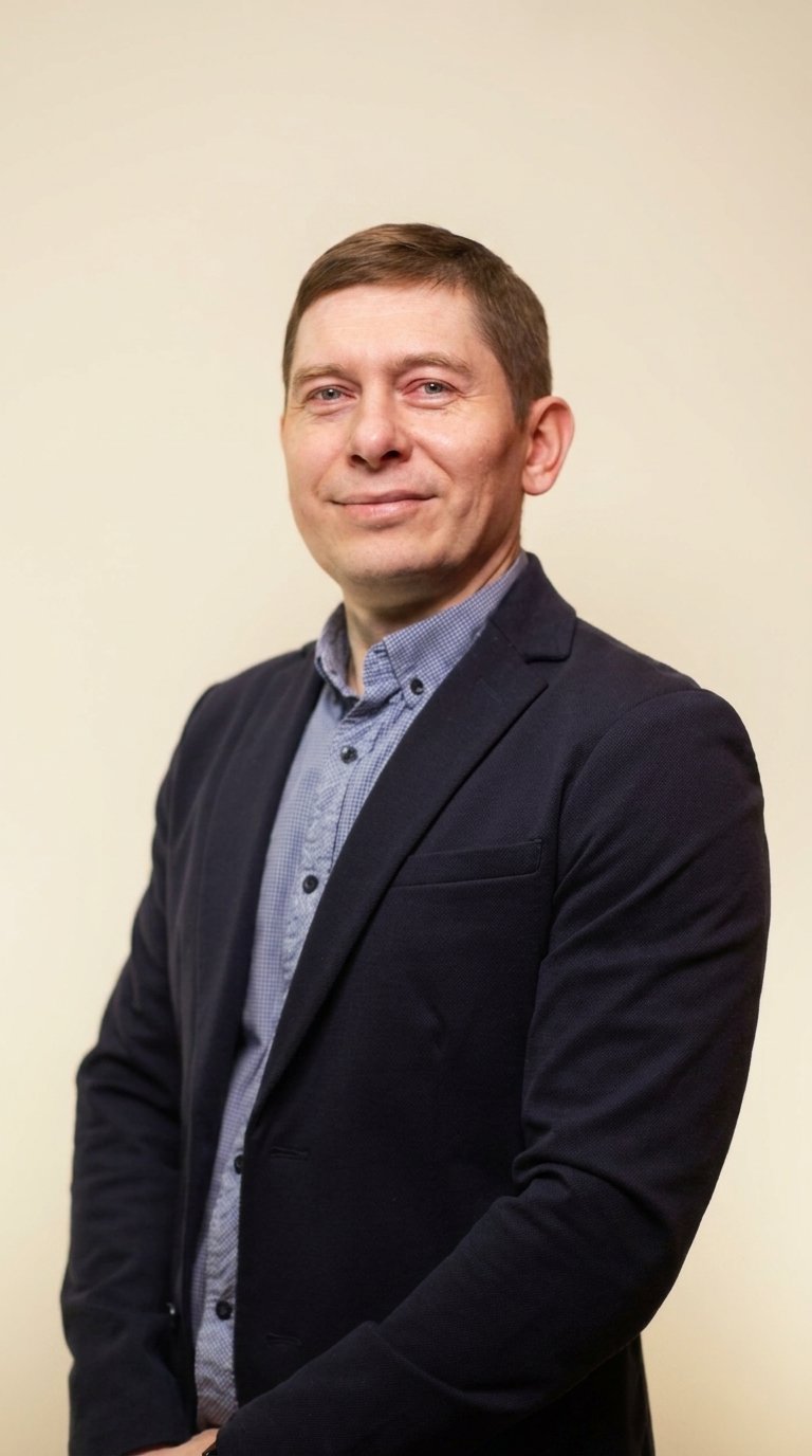 Лебедь Максим Васильевич